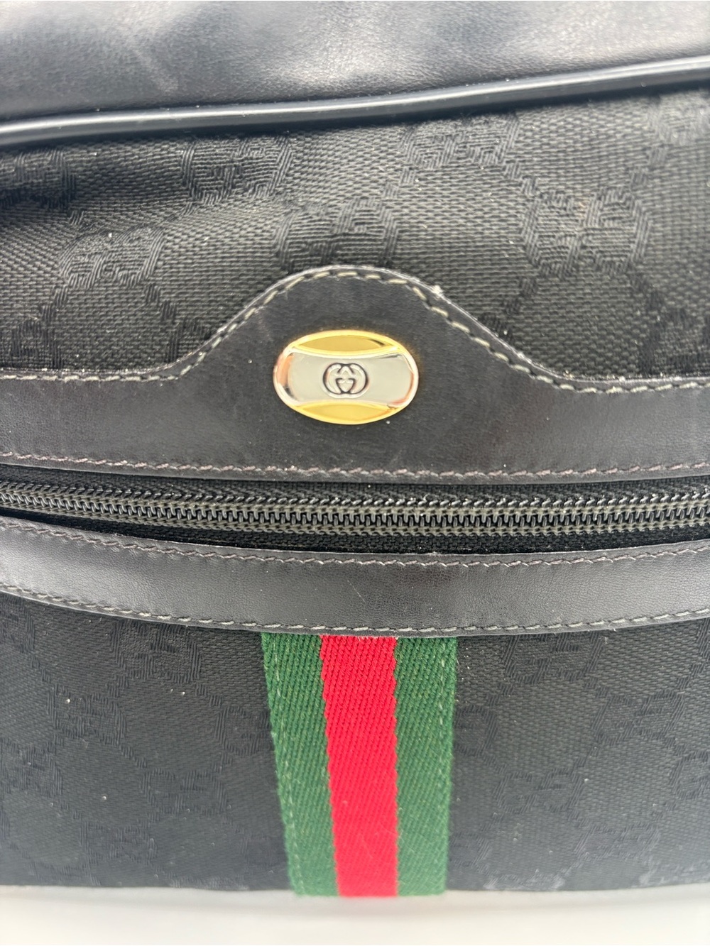 Vintage Gucci Sherry Shoulder Bag -  Black Canvas and Leather - Picture 6 of 14